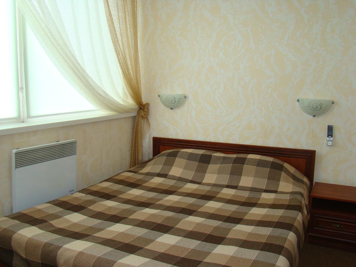 Mini-Hotel In Odessa Yard Exteriör bild