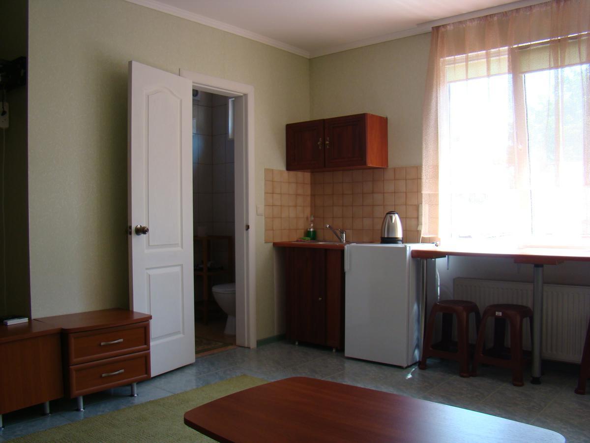 Mini-Hotel In Odessa Yard Exteriör bild